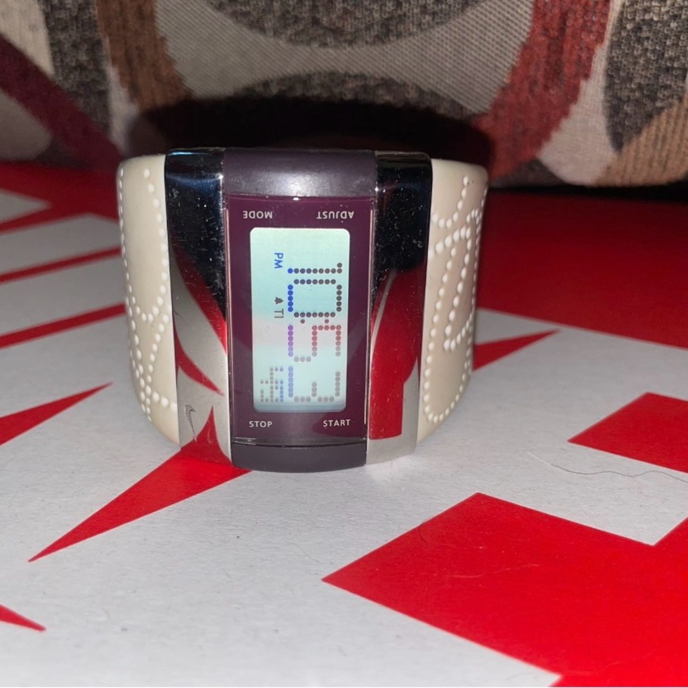 Vintage Nike Digital Watch - Cream and Silver Design